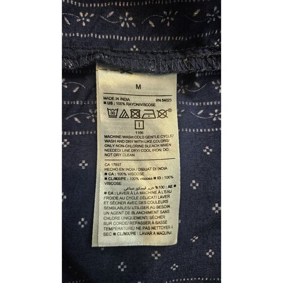Old Navy Dress Medium Sleeveless Shift Blue White Split Neck Pintucking Unlined - Picture 8 of 8